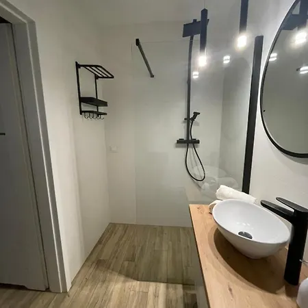 アパート Apartament Jantar ヤンタル